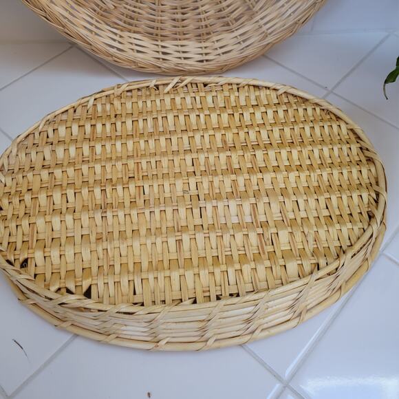 Set of 2 Light Wicker Wall Hangings/Baskets, Oval & Circle - Picture 4 of 8